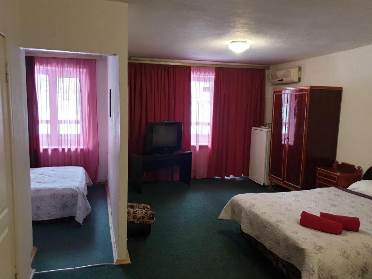 Mini Hotel Vesna Днепр Экстерьер фото